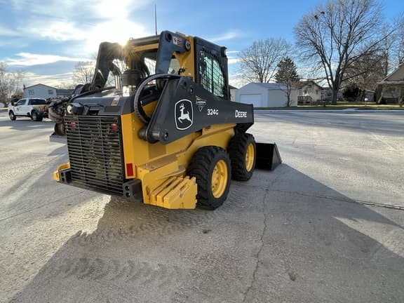Image of John Deere 324G equipment image 4
