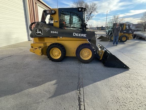 Image of John Deere 324G equipment image 3