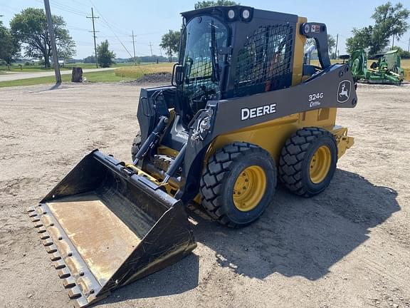Image of John Deere 324G equipment image 2