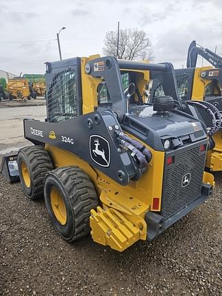 Image of John Deere 324G equipment image 3