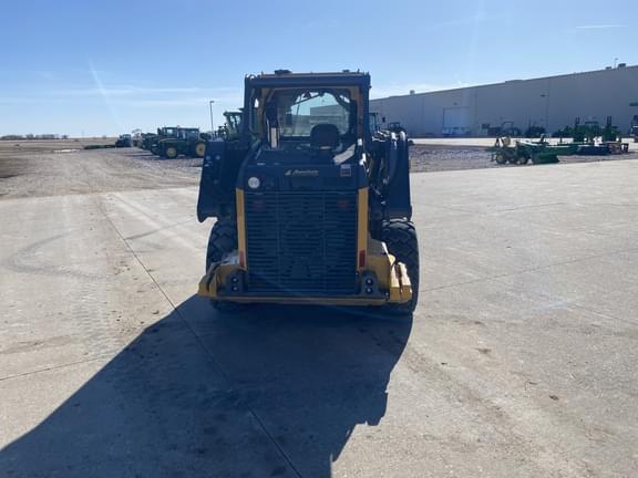 Image of John Deere 324G equipment image 4