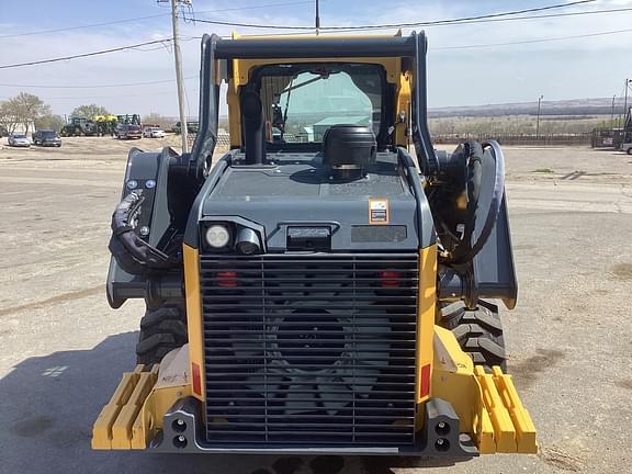 Image of John Deere 324G equipment image 4