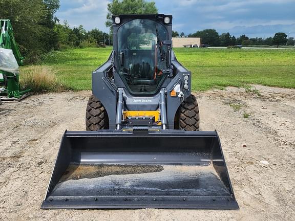 Image of John Deere 324G equipment image 1