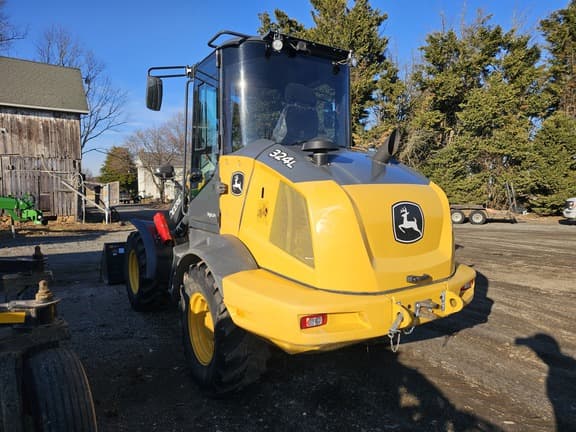 Image of John Deere 324L equipment image 4