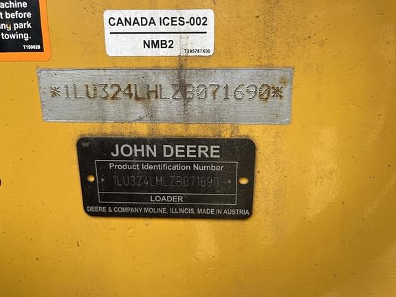 Image of John Deere 324L equipment image 1