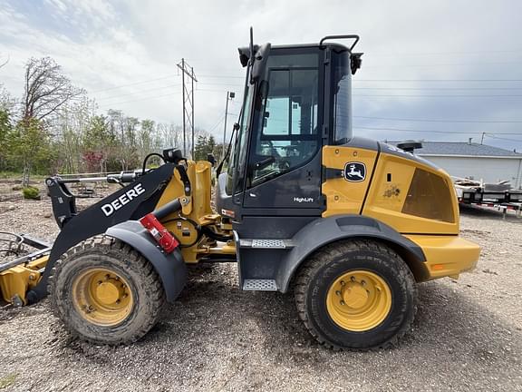 Image of John Deere 324L equipment image 4