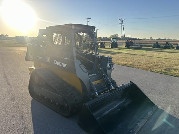 Image of John Deere 325G equipment image 3