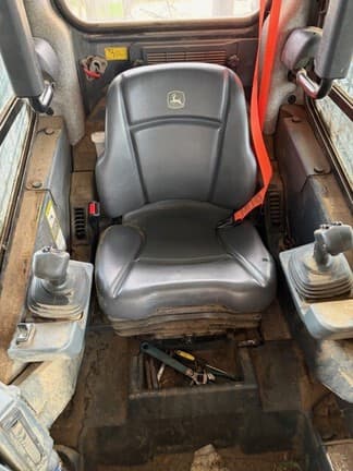 Image of John Deere 325G equipment image 4