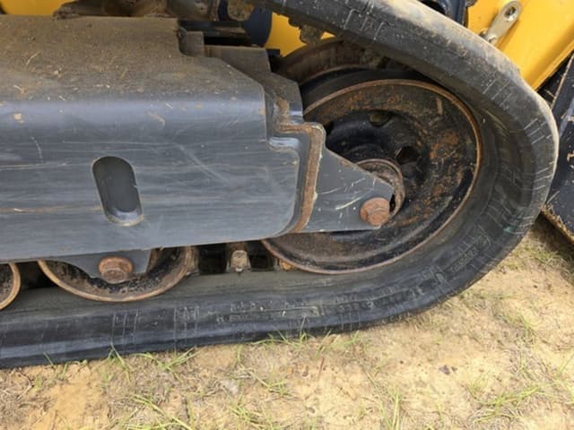 Image of John Deere 325G equipment image 4