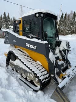 2023 John Deere 325G Image