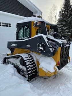 Image of John Deere 325G equipment image 2