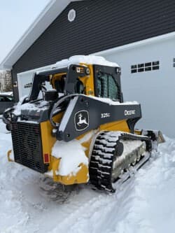 Image of John Deere 325G equipment image 3