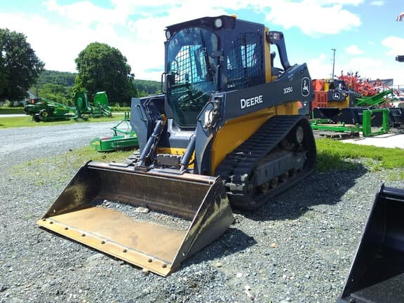 Image of John Deere 325G equipment image 2