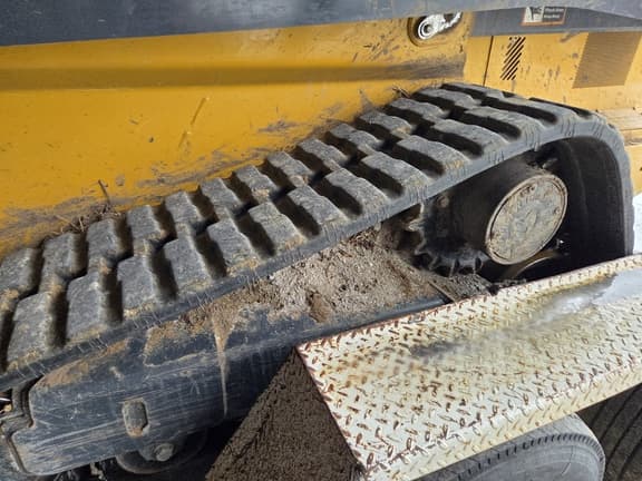 Image of John Deere 325G equipment image 2