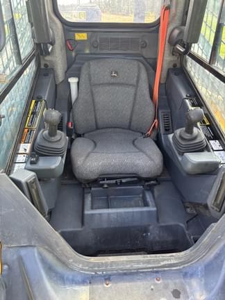 Image of John Deere 325G equipment image 4
