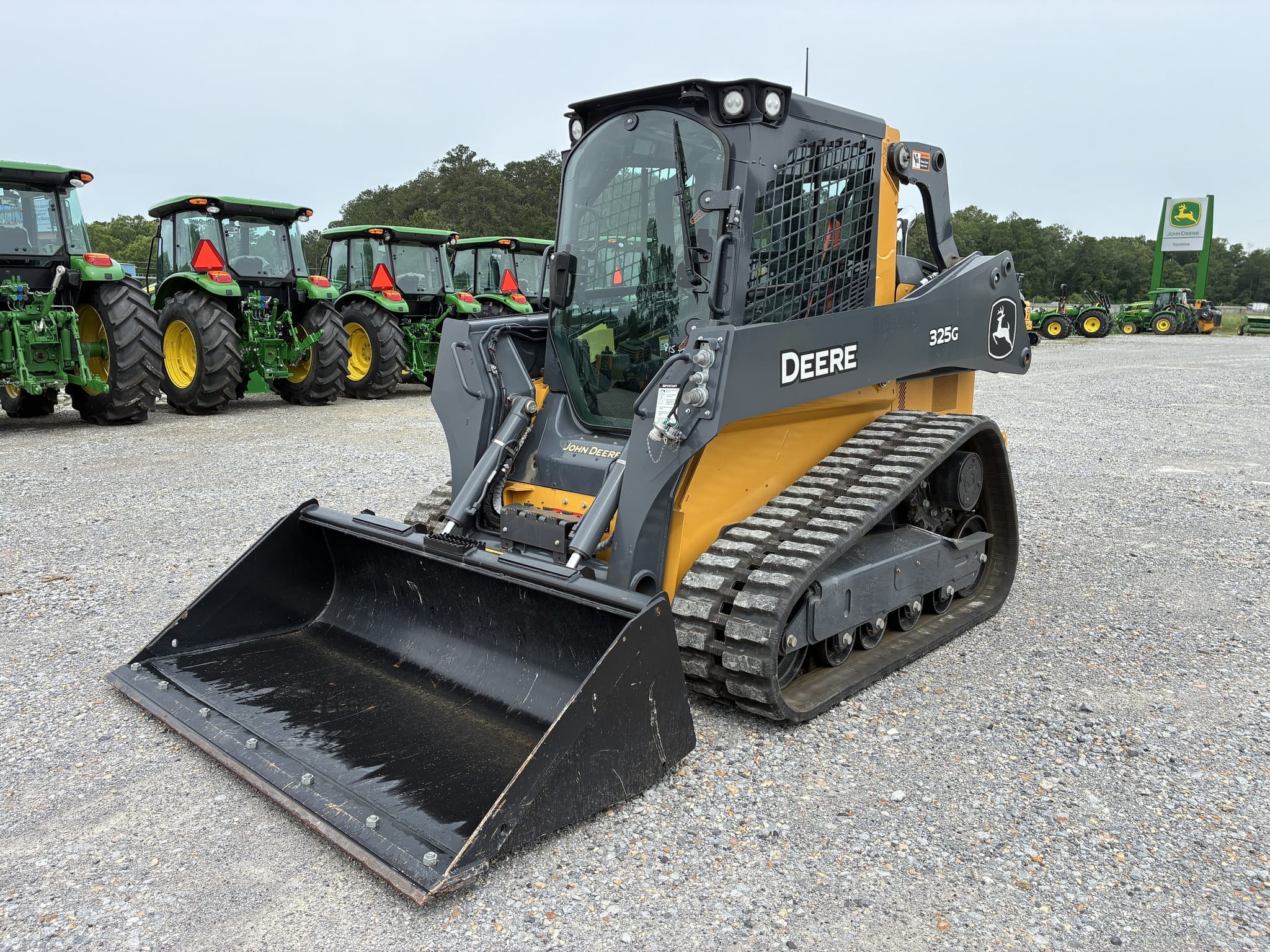 2023 John Deere 325G Equipment Image0