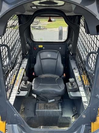 Image of John Deere 325G equipment image 3