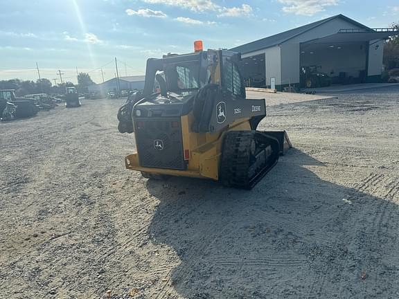 Image of John Deere 325G equipment image 3