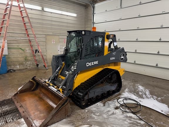 Image of John Deere 325G equipment image 1