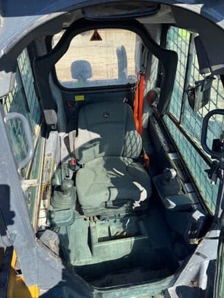 Image of John Deere 325G equipment image 1