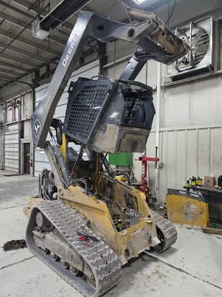 Image of John Deere 325G equipment image 1