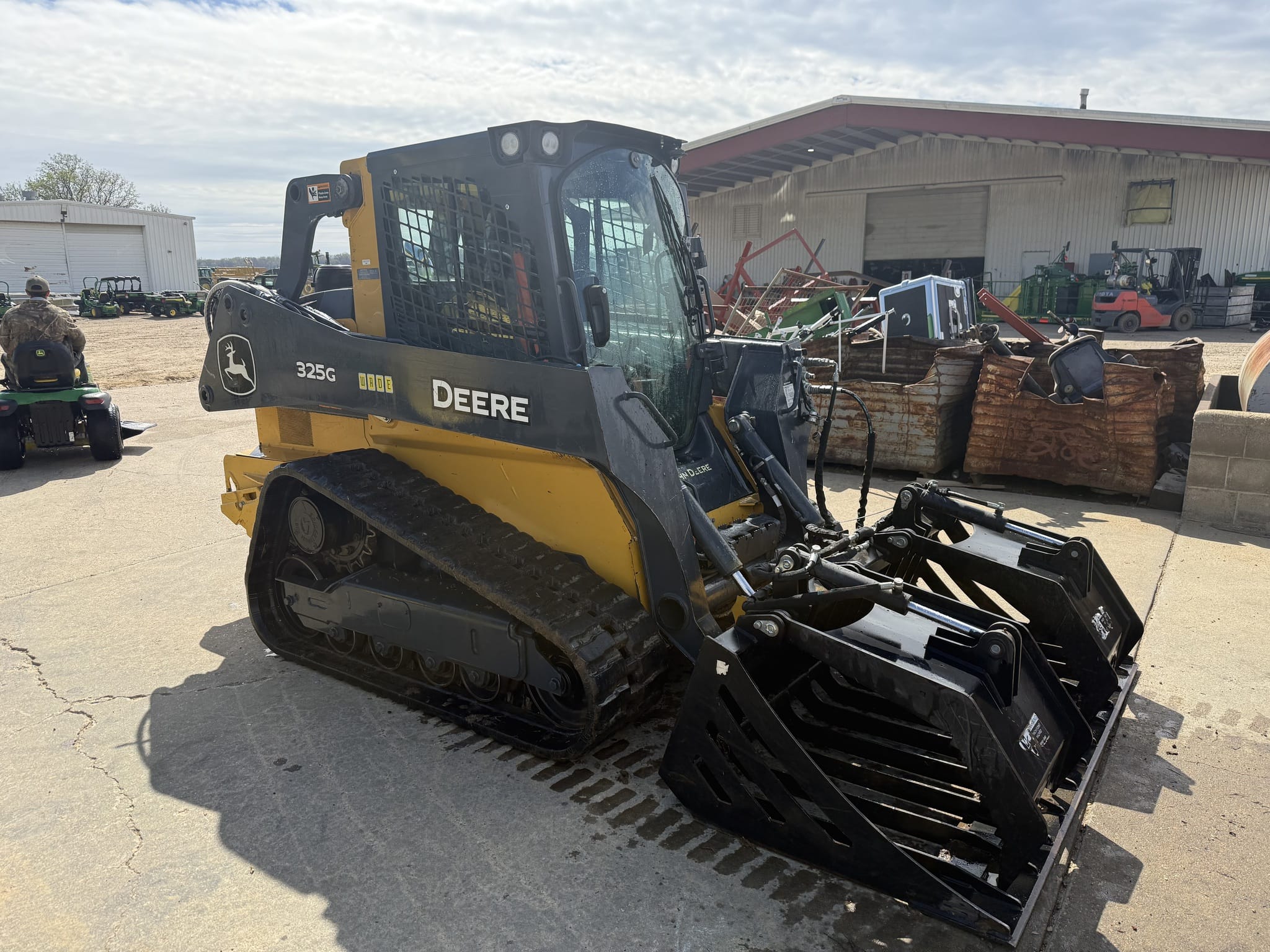 2023 John Deere 325G Equipment Image0