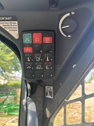 Image of John Deere 325G equipment image 2