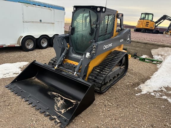 Image of John Deere 325G equipment image 4