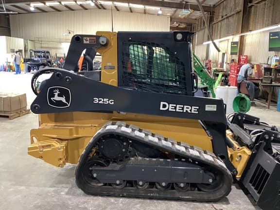 Image of John Deere 325G equipment image 3