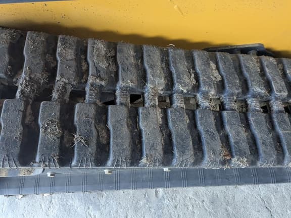 Image of John Deere 325G equipment image 3