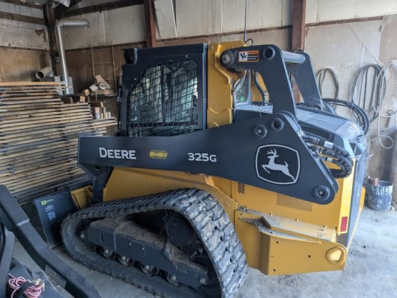 Image of John Deere 325G equipment image 1