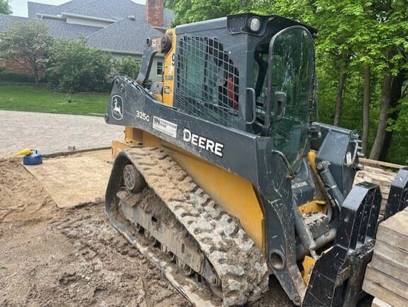 2023 John Deere 325G Equipment Image0