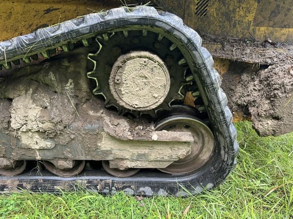Image of John Deere 325G equipment image 4