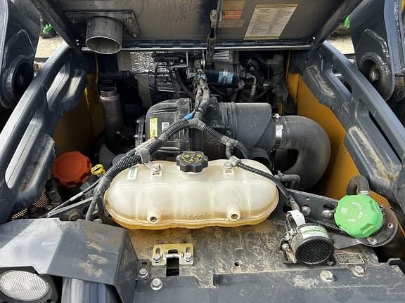 Image of John Deere 325G equipment image 4