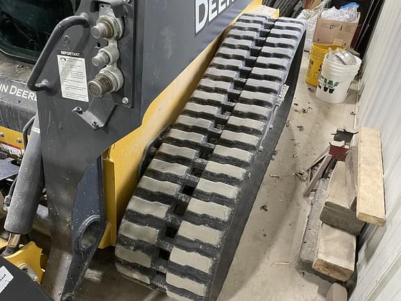 Image of John Deere 325G equipment image 4