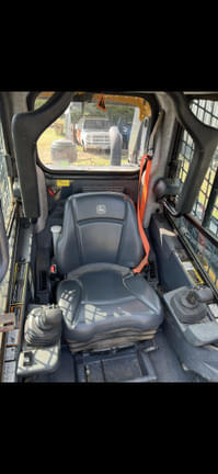 Image of John Deere 325G equipment image 4