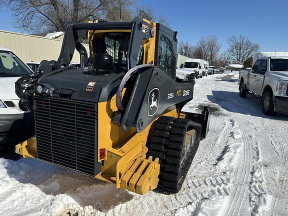 Image of John Deere 325G equipment image 4