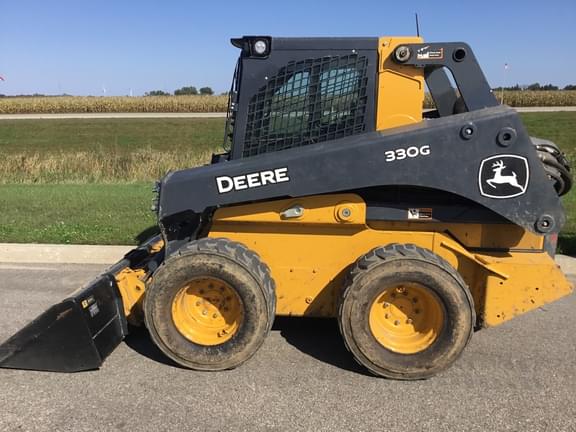 Image of John Deere 330G equipment image 1