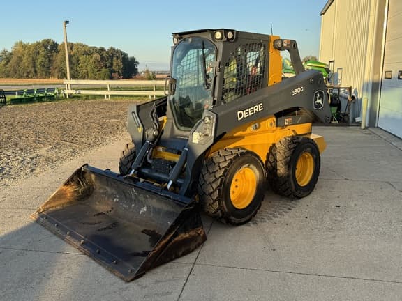 Image of John Deere 330G equipment image 2