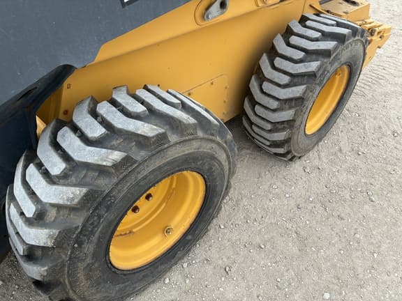 Image of John Deere 330G equipment image 4