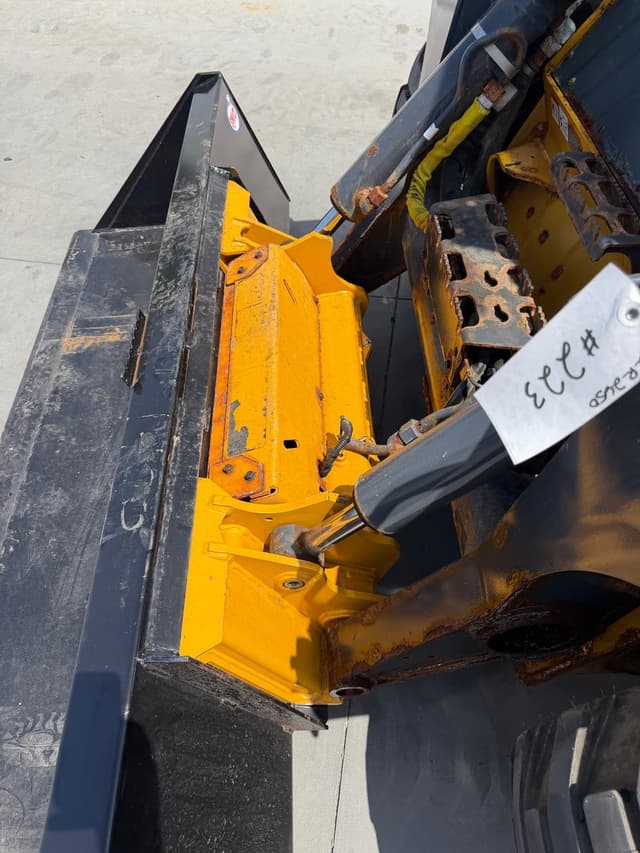 Image of John Deere 330G equipment image 4
