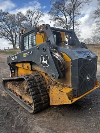Image of John Deere 331P equipment image 4