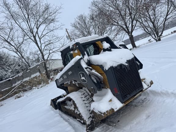 Image of John Deere 331G equipment image 4