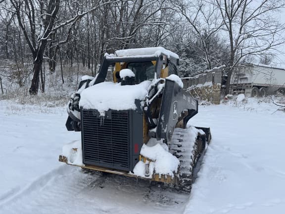 Image of John Deere 331G equipment image 2