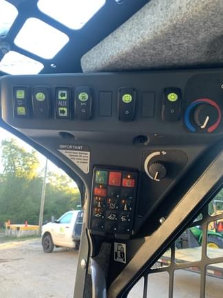 Image of John Deere 331G equipment image 3