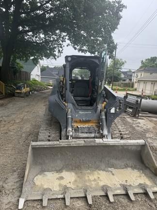Image of John Deere 331G equipment image 1