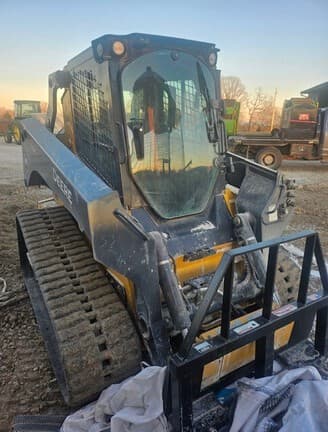 Image of John Deere 331G equipment image 2