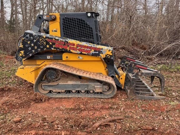 Image of John Deere 331G Primary image