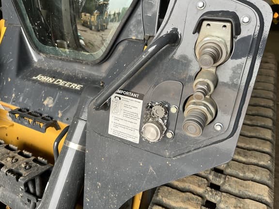 Image of John Deere 331G equipment image 3