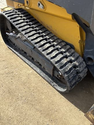 Image of John Deere 331G equipment image 4